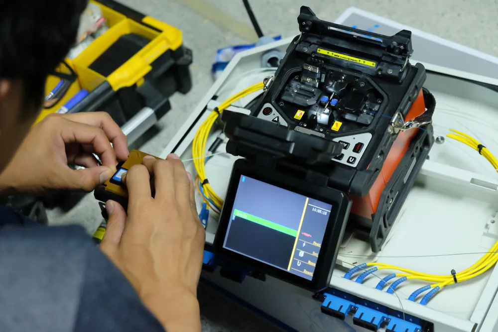 fiber optic training for ROV Pilot Technicians